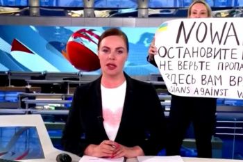 Marina Ovsyannikova menampar kredibilitas  Vladimir Putin