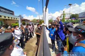 Mahasiswa desak DPRD Kaltara atasi kelangkaan minyak goreng