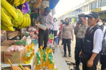 Polres Polman Sulbar tindak tegas penimbun minyak goreng