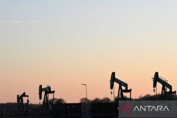 Harga minyak berjangka menguat di Asia menyusul peringatan pasokan IEA