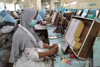 Pemkab verifikasi penerima BLT buruh rokok selesai akhir Maret