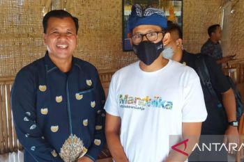 Plt Bupati Kuansing temui Sandiaga Uno bahas Festival Pacu Jalur 2022
