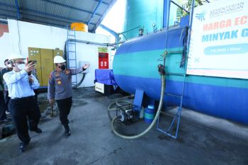 Kapolri Listyo Sigit cek pabrik minyak goreng di Bali untuk pastikan ketersediaan