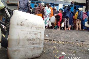 Masyarakat beralih ke minyak goreng curah setelah HET minyak kemasan dicabut