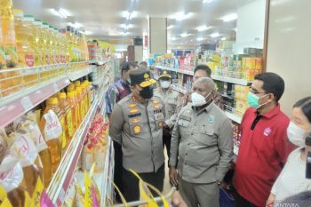 Gubernur:Cadangan Minyak Goreng di Papua Barat masih terjaga