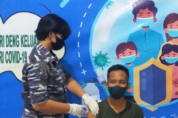 Lanal Melonguane laksanakan serbuan vaksinasi di Lapangan Sangkudiman