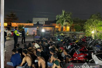Puluhan remaja dan sepeda motor diamankan polisi Pekanbaru saat balap liar