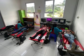 PT HK ruas Bakter adakan kegiatan donor darah dalam rangkaian HUT ke-61