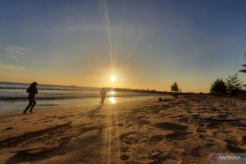 Buruan ikut lomba foto matahari terbenam, Pariaman siapkan hadiah total Rp15 juta begini caranya