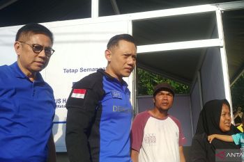 Datangi korban gempa Pasaman Barat, AHY bantu puluhan hunian sementara