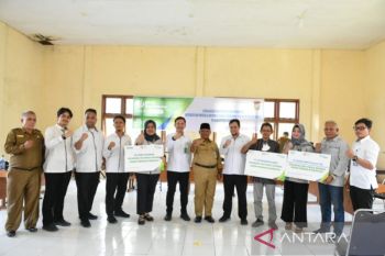 900 petani Kampar Kiri Hulu terima kartu BPJS Ketenagakerjaan