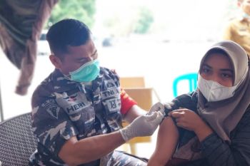 Lanal Gorontalo gelar Serbuan Vaksinasi COVID-19 di Lapangan Taruna