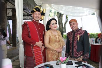 Pengusaha, selebritis raih penghargaan Woman &amp; Man Off Year 2022