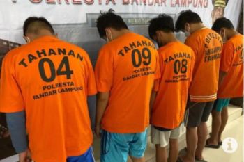 Kemarin, Polresta Bandarlampung tangkap lima tersangka penggelapan mobil