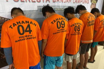 Polisi tangkap lima tersangka penggelapan mobil