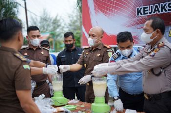 Kejari Bengkalis musnahkan barang bukti 481 kasus