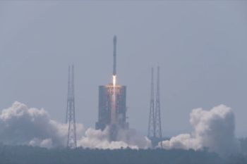 China meluncurkan roket baru Long March-8