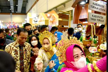 Dekranasda Sulsel kenalkan kerajinan dari 24 kabupaten/kota di Inacraft 2022