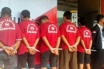 Polda Lampung tangkap empat tersangka penyebaran video asusila