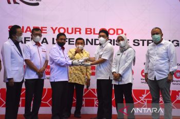 241 kantong darah terkumpul pada donor darah PT Semen Padang