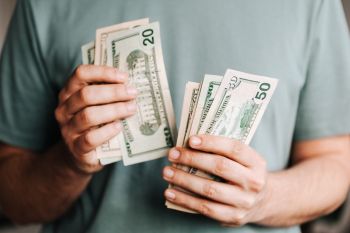 Ini strategi agar keputusan investasi tak berdasarkan emosional semata