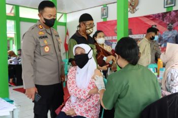 Polres Banjarnegara gelar Program Keroyok Vaksin COVID-19