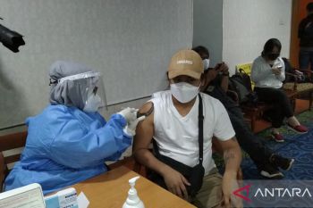 DPRD DKI Jakarta usul vaksin 'booster" jadi syarat masuk ke ruang publik