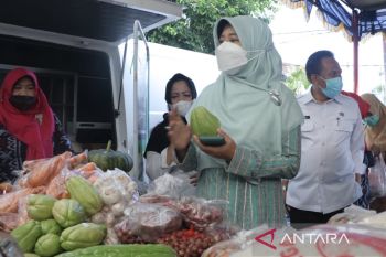 PKK NTB menggelar bazar murah jelang Ramadan