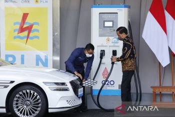 Resmikan SPKLU "ultra fastcharging" pertama di RI, Presiden Jokowi: apresiasi kesiapan PLN dukung KTT G20