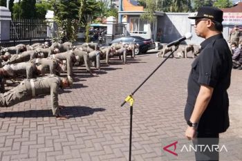 Wako Bukittinggi minta Satpol-PP tegakkan aturan dengan tegas dan humanis