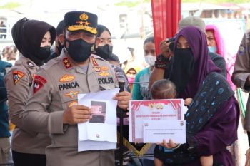 Polda Sumut bagikan bantuan tunai 64.000 warga Kampung Nelayan Belawan