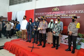 Kapolri Listyo Sigit targetkan satu juga WNI dapat layanan vaksin