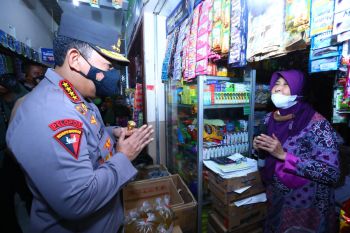 Tinjau Pasar Muntilan, Kapolri minta pedagang laporkan jika distribusi minyak curah terganggu