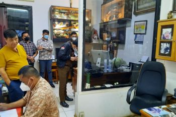 Penyidik Kejaksaan Agung geledah Kantor Kemenperin terkait kasus impor baja
