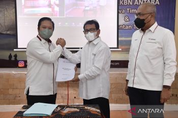Serah Terima Jabatan Kabiro Antara Jatim