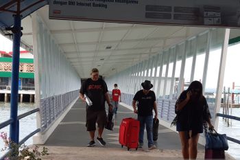 Pelayaran Tanjungpinang-Malaysia kembali ditunda