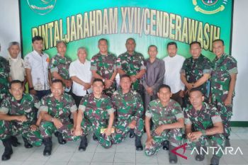 Kabintaljarahdam Cenderawasih bersilahturahmi dengan pengurus masjid
