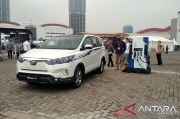 Toyota kenalkan Innova Listrik di IIMS Hybrid 2022