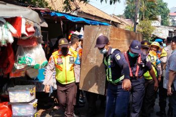 KAI Daop 1 Jakarta tertibkan rumah perusahaan yang ditempati secara ilegal