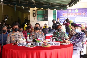 Kapolda Kaltara pantau langsung vaksinasi dan bakti sosial Polda Kaltara bersama PC.PMII dan Sekolah Tinggi Ilmu Ekonomi Bulungan Tarakan