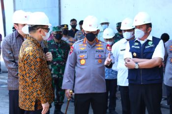 Tinjau pabrik di Palembang, Kapolri minta produksi minyak curah ditingkatkan