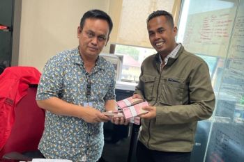 Lord Adi serahkan uang Rp50 juta pemberian Indra Kenz ke Penyidik Bareskrim