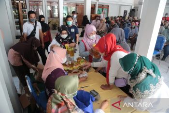 Pemkot Probolinggo gelar operasi pasar minyak goreng murah jelang Ramadhan