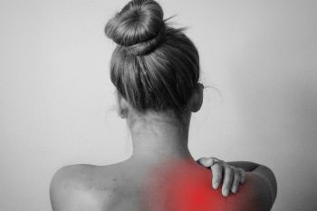 Tips kurangi rasa sakit saat melepas koyo di kulit