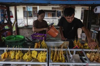 Pengamat: Kebijakan BLT bisa tekan kelangkaan minyak goreng di pasaran