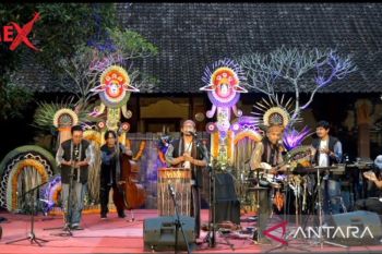 Mari bergoyang bersama irama musik Sasak Cilokaq!!!