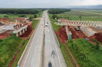 Tol Semarang-Batang direkayasa selama pemasangan jembatan KIT  Batang