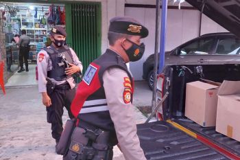 Polisi Kolaka amankan puluhan botol minuman keras