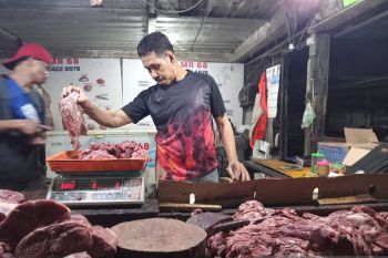 Harga daging dan cabai naik  pada awal Ramadhan di Makassar