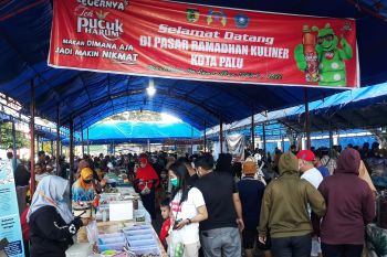 Pasar Ramadhan di Kota Palu  ramai dikunjungi warga